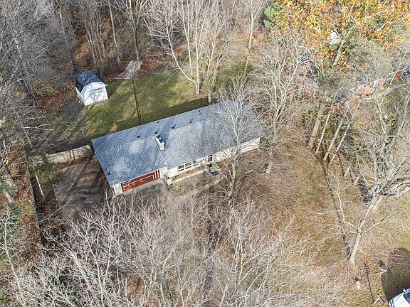 5th image of 150 Applehill Ln