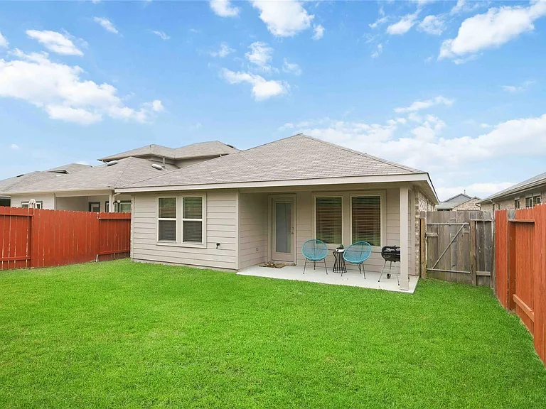 22434 Forest Gorge Ln — Photo 18