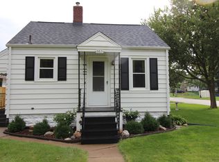 663 21st Ave SW, Cedar Rapids, IA 52404