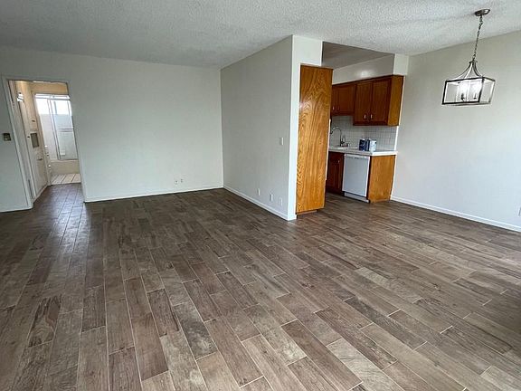3rd image of 829 Euclid St APT 8