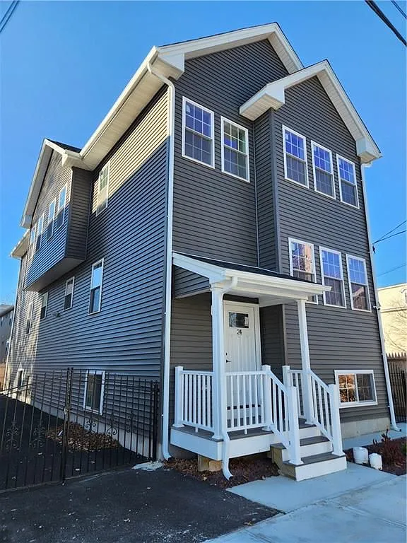 Building Photo - 24 Saint James St #1