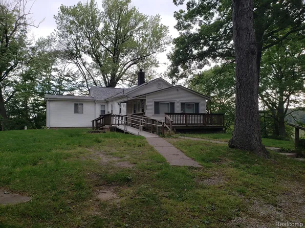 3968 Ben Hur Dr, Brighton, MI 48114