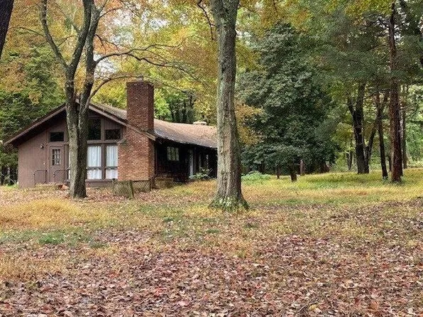 1572 Laurel Hollow Road, Laurel Hollow, NY 11791