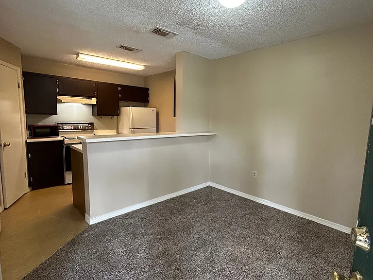 1466 Lake Calais Ct #B — Photo 2
