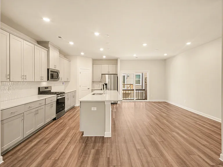 4426 Millennium Ave — Photo 15