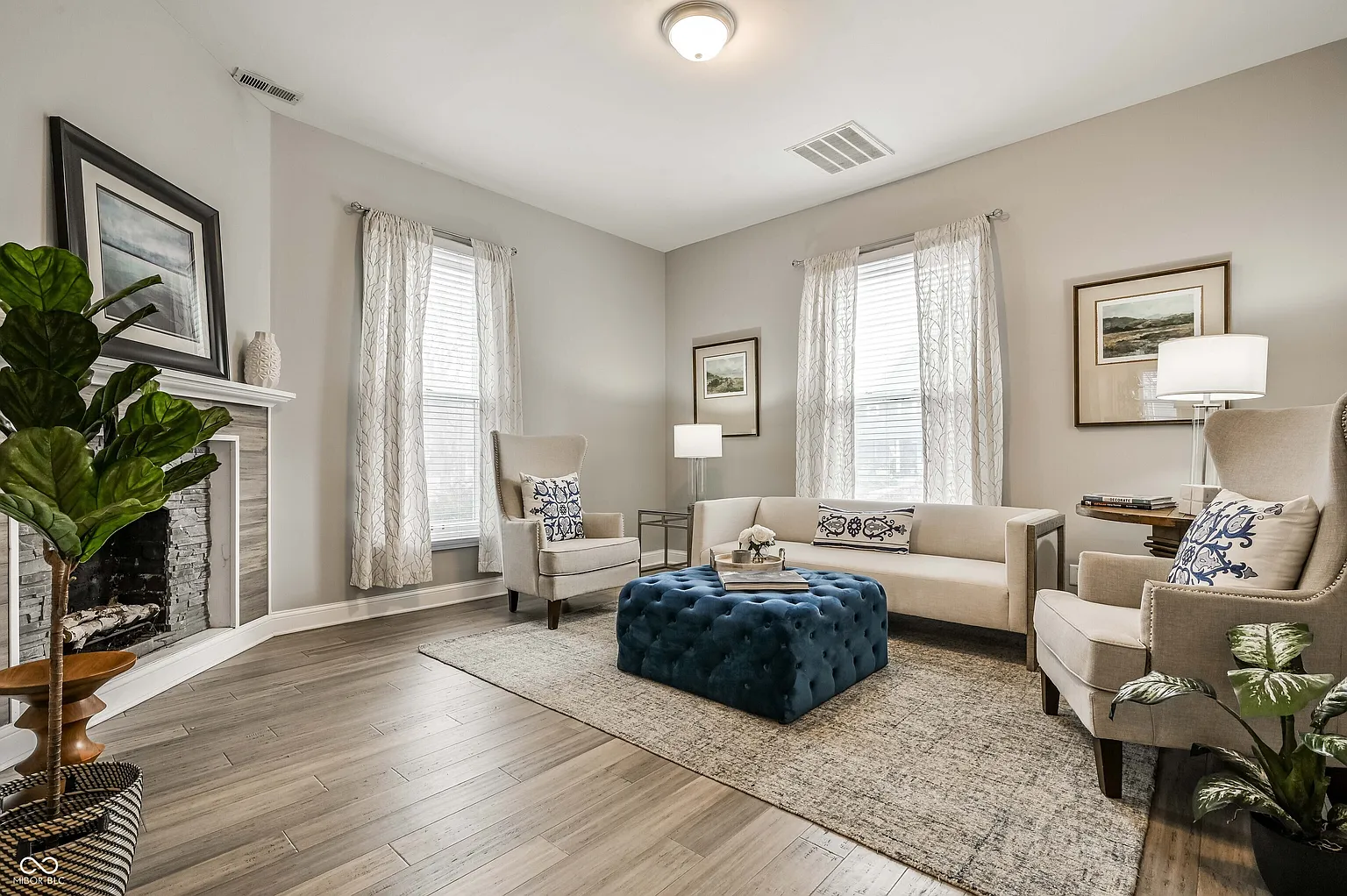 328 Lesley Ave photo 1