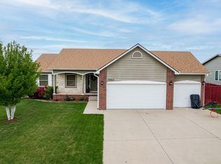 5864 N Ashford St, Wichita, KS 67219