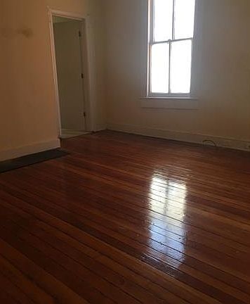 3rd image of 1506 Porter St