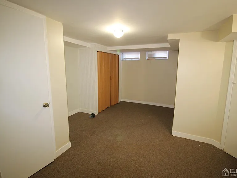 2497 Saint Georges Ave — Photo 10