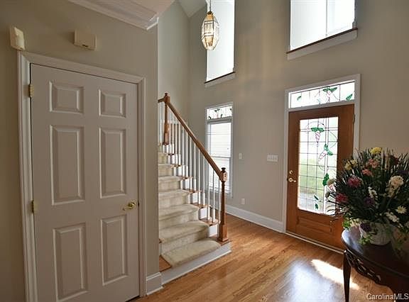 2nd image of 2128 Raven Dr