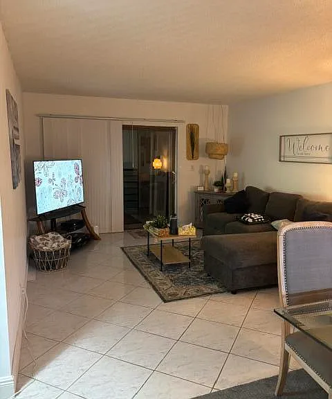 9300 SW 8th St #305 — Photo 5