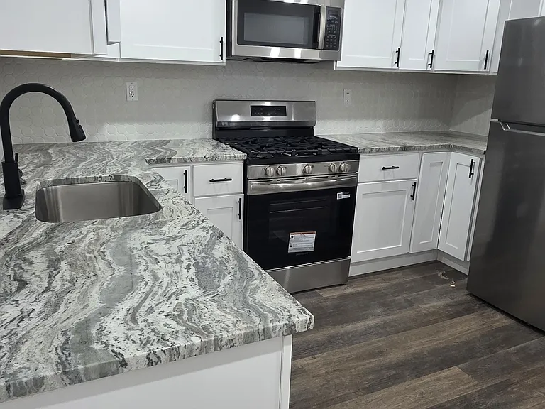 751 High St #2 — Photo 6
