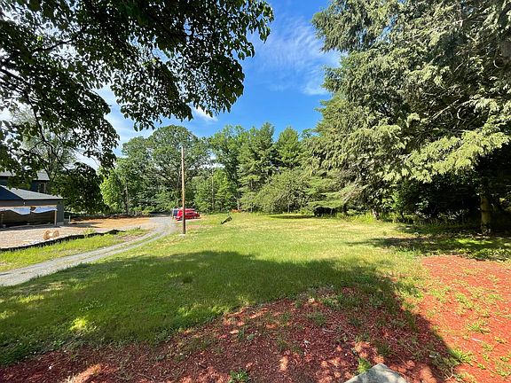 Entrance to Cranbury Road & Front yard