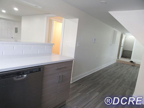 4th image of 5121 N Western Ave #G