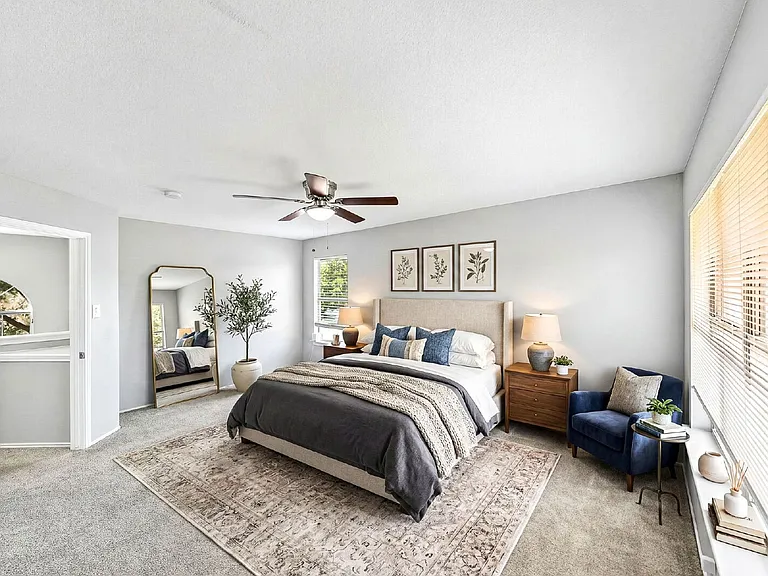 4902 Crestwood Hill Dr — Photo 18