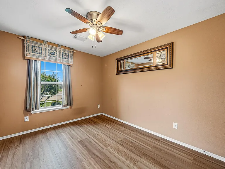 22327 Albee Dr — Photo 5