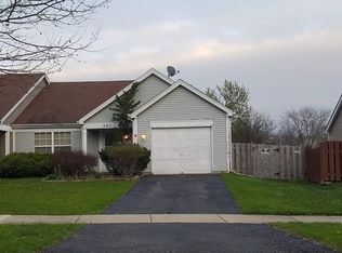 792 Trinity Ct, Carol Stream, IL 60188