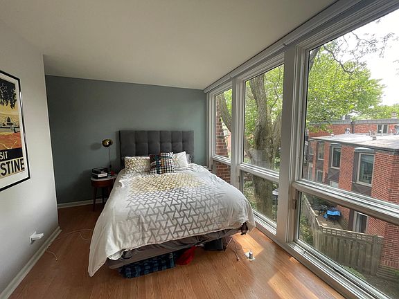3rd image of 2155 N Lincoln Ave #2