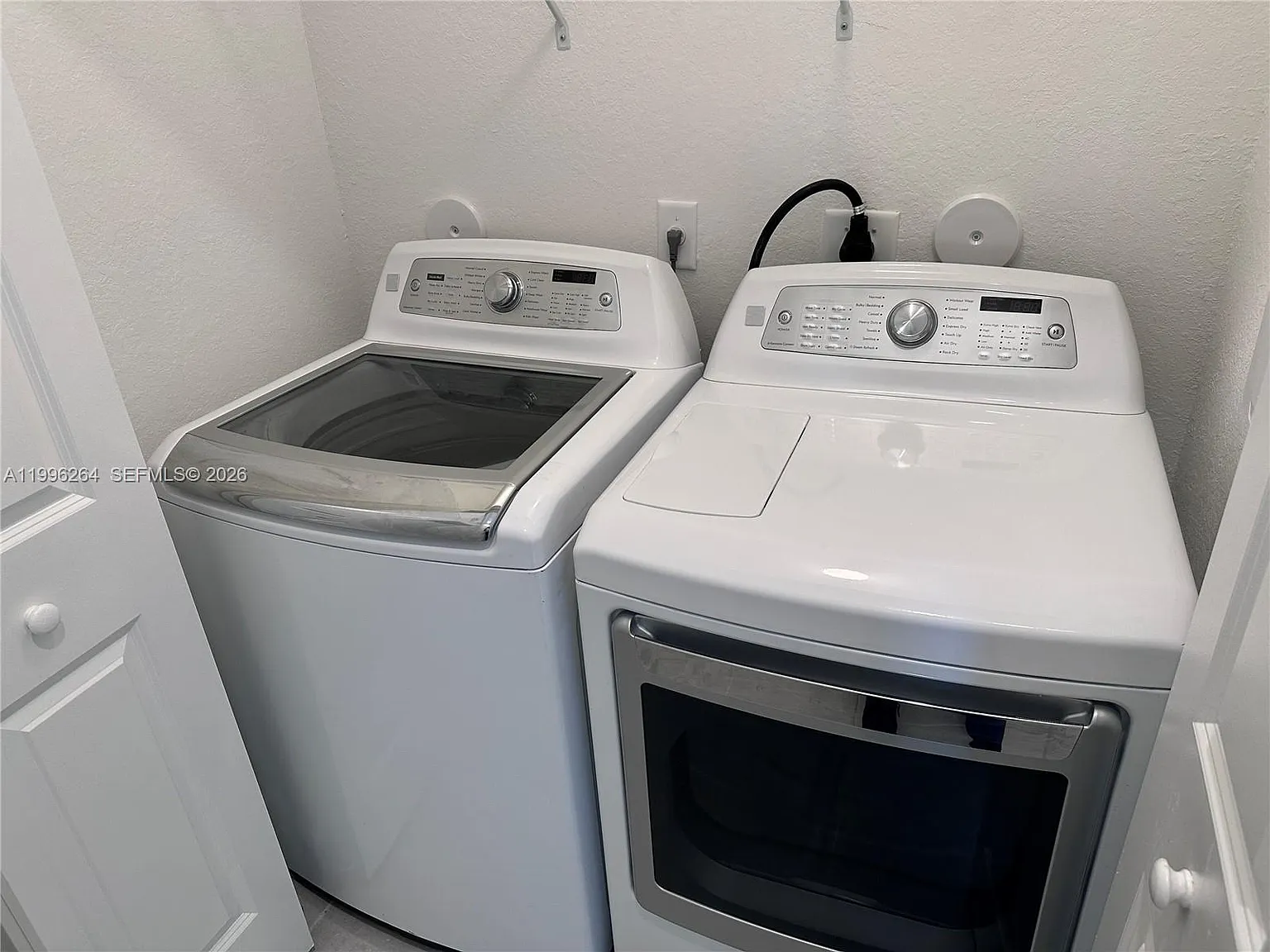 4 bed, 2090 sqft, $3,100 — Photo 3