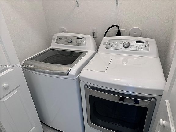 3rd image of 2671 SE 10th St