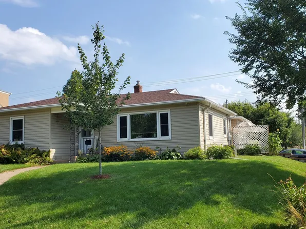 2082 3rd St E, Saint Paul, MN 55119