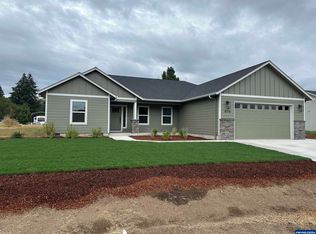 870 6th St, Lyons, OR 97358