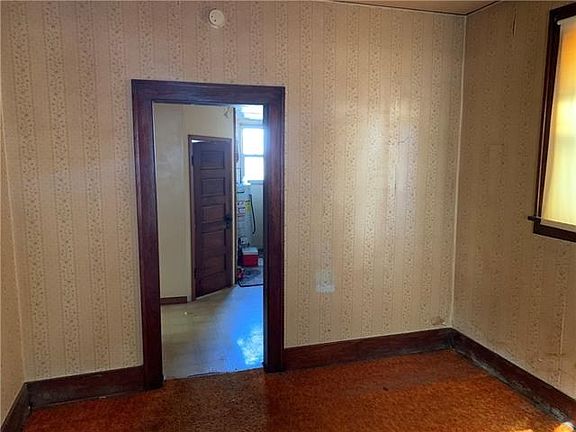 5th image of 1401 Penn St