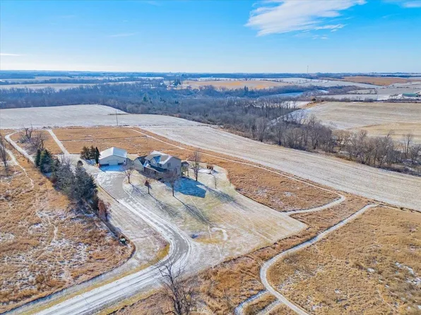 2661 Lunde Lane, Mount Horeb, WI 53572