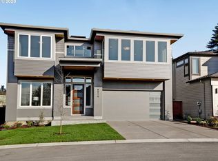 8979 SW Harmon Ln, Portland, OR 97225