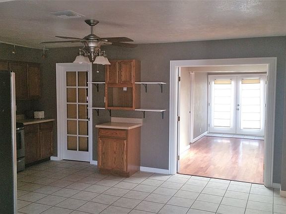 2nd image of 2649 S James Ave