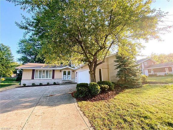 2nd image of 888 Primrose Dr