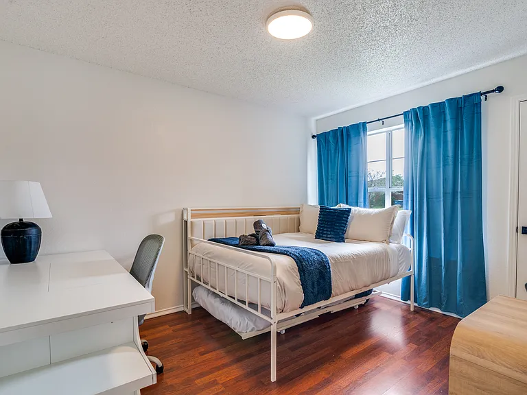 6105 Cypress Dr — Photo 16