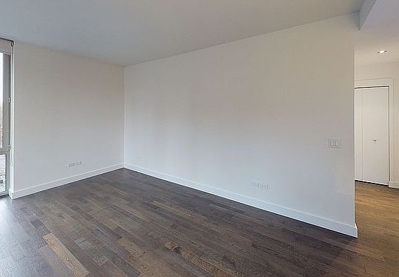 5th image of 801 Amsterdam Ave APT 6E