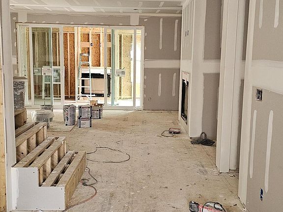 3rd image of 729 Bennett Ridge Ct