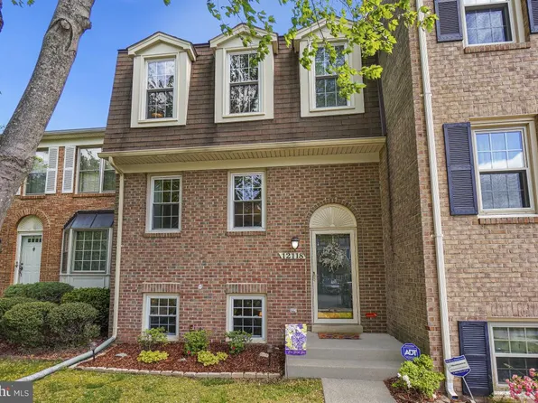 12118 Stallion Ct, Woodbridge, VA 22192