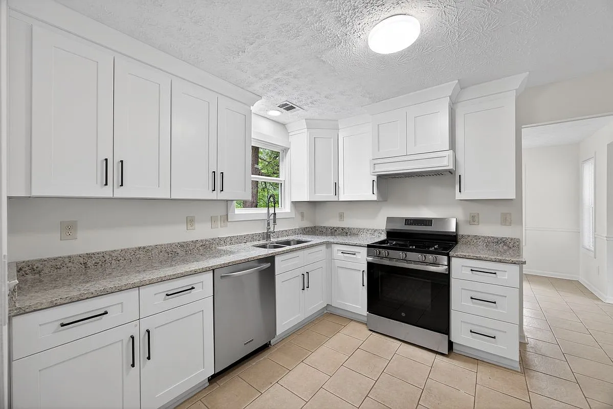 3 bed, 2.5 bath, 1564 sqft, $1,850 — Photo 1