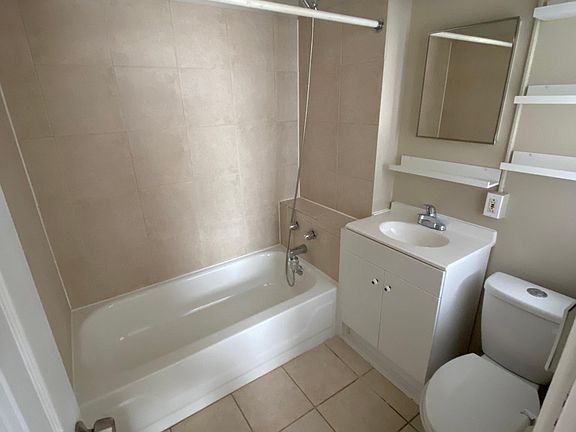 4th image of 13367 Madison Ave #1