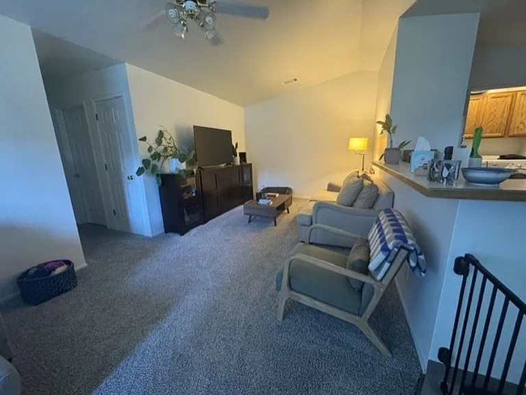 782 NE Savannah Dr — Photo 3