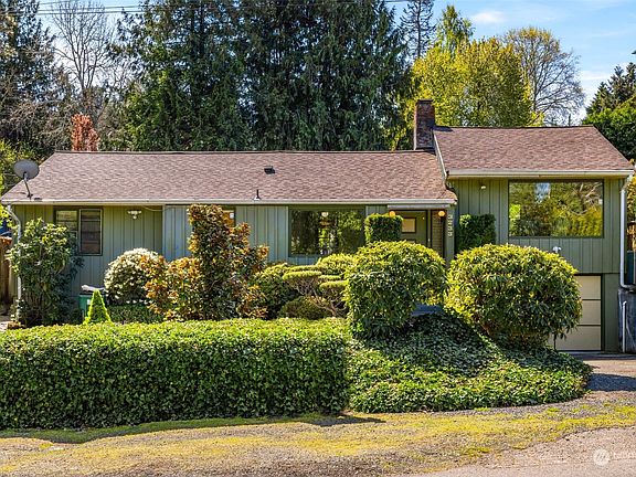 2nd image of 3233 NE 105th Street