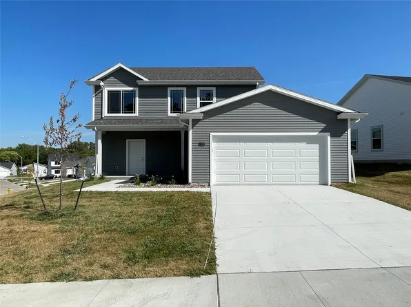 4338 Grover Woods Ln, Des Moines, IA 50317
