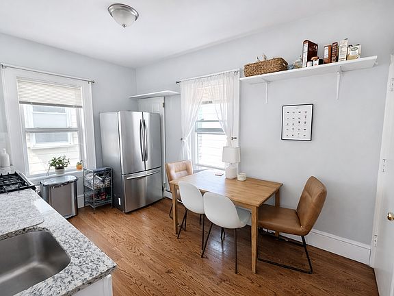 2nd image of 163 Hampshire St #3