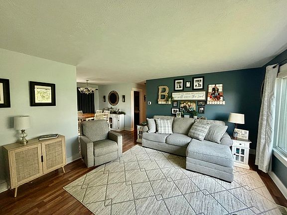 2nd image of 1784 River Bend Dr