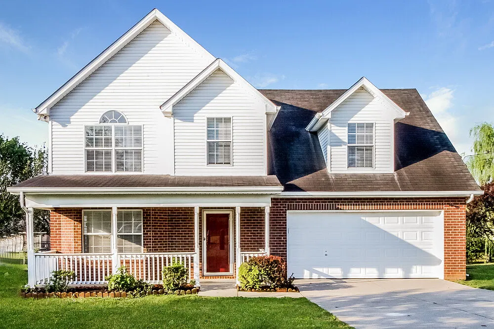 4 bed, 2.5 bath, 2132 sqft, $3,460 — Photo 1