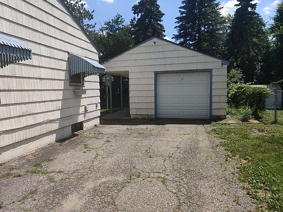 3rd image of 1108 E Barr Ave