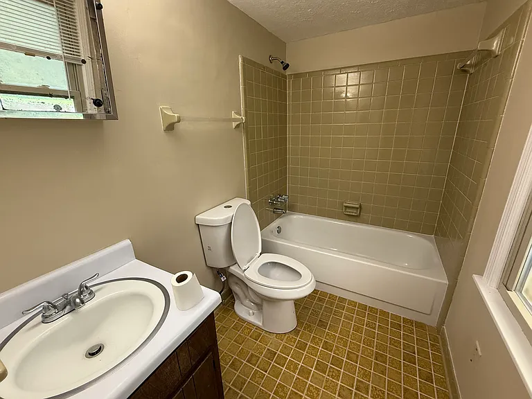 2691 Falcon Ridge Dr — Photo 10