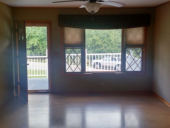 Living room/lots of light