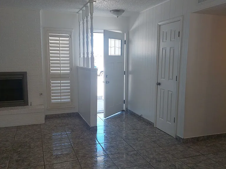 2212 Cumbre Negra St — Photo 12