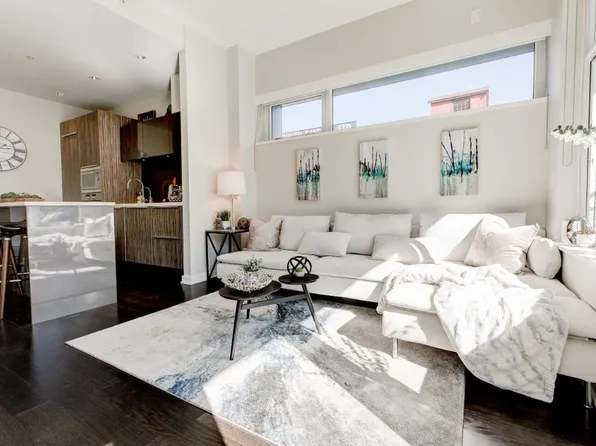 123 W 1st Ave #310, Vancouver, BC V5Y 0E2