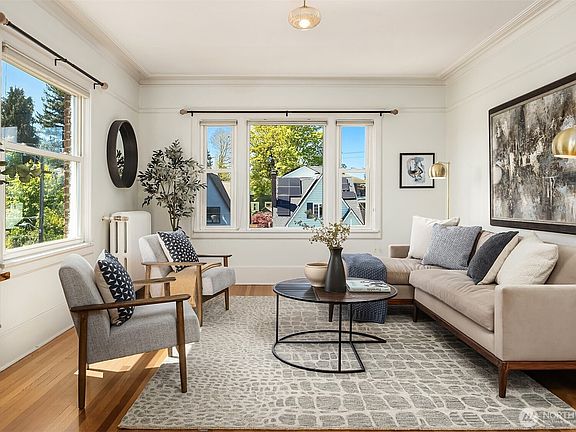 4th image of 1902 Bigelow Avenue N #403