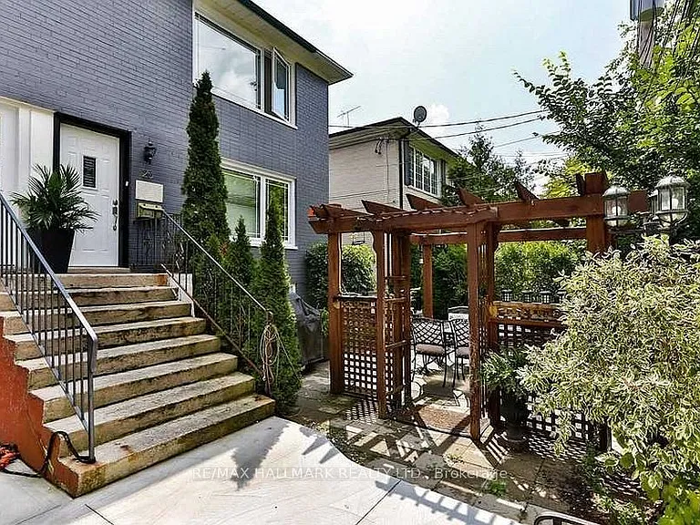 25 Love Cres — Photo 18